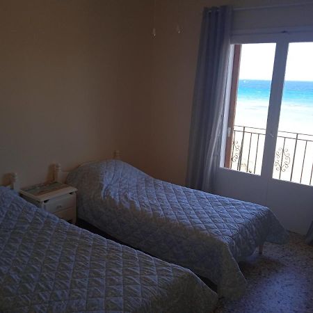 Apartment On The Beach Артеміда Екстер'єр фото
