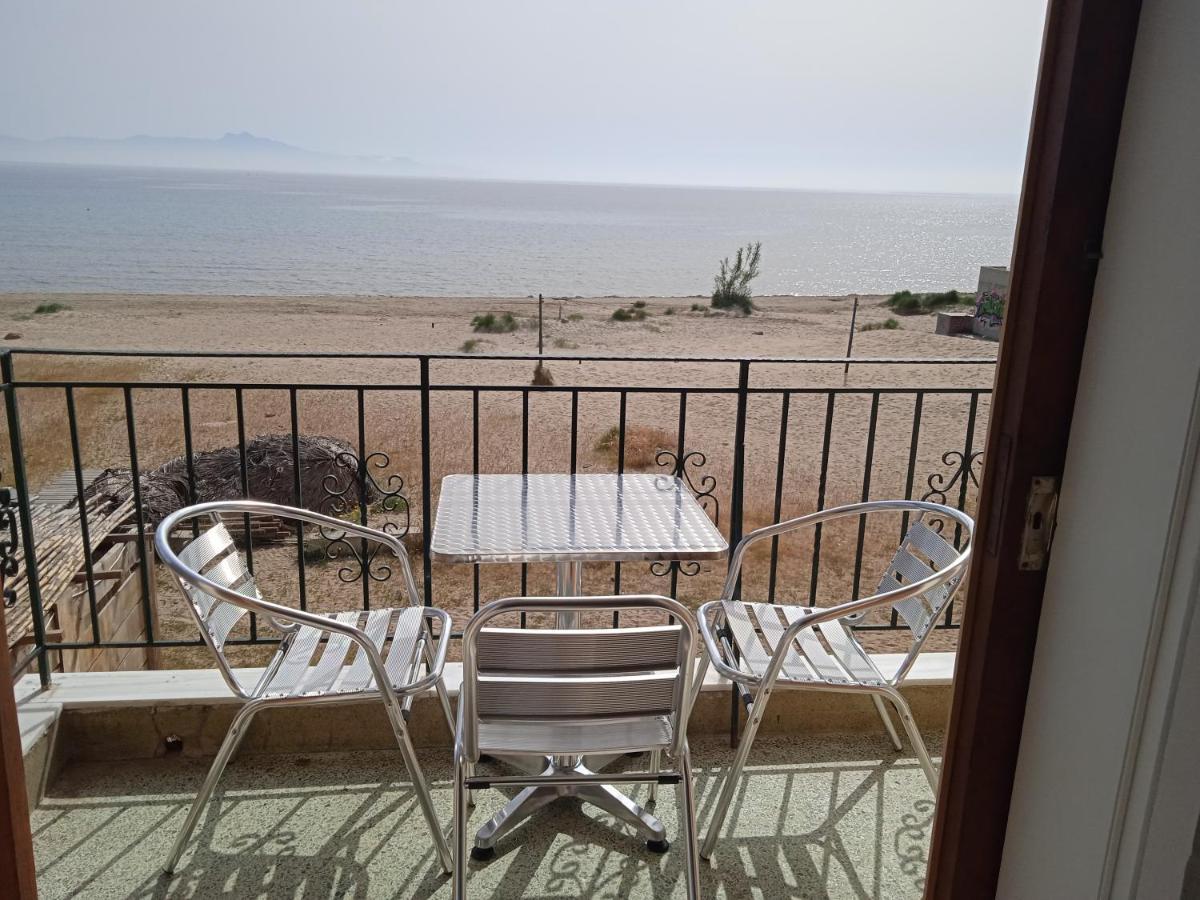 Apartment On The Beach Артеміда Екстер'єр фото
